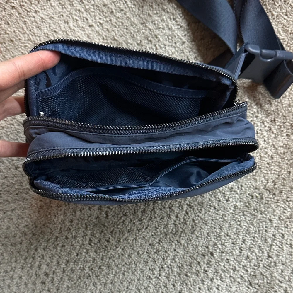 Iris & Rainbow Navy blue dual crossbody bag - Picture 2 of 2